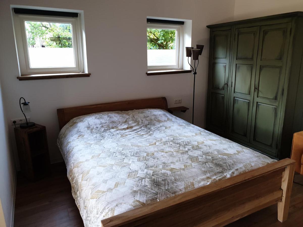 The Walnut Tree Bed and Breakfast Hellevoetsluis Exteriör bild