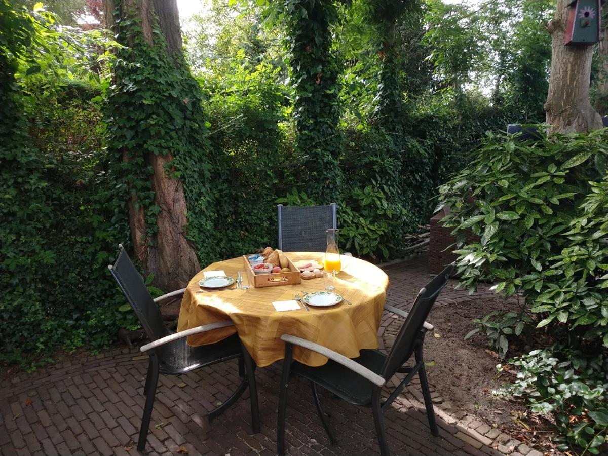 The Walnut Tree Bed and Breakfast Hellevoetsluis Exteriör bild
